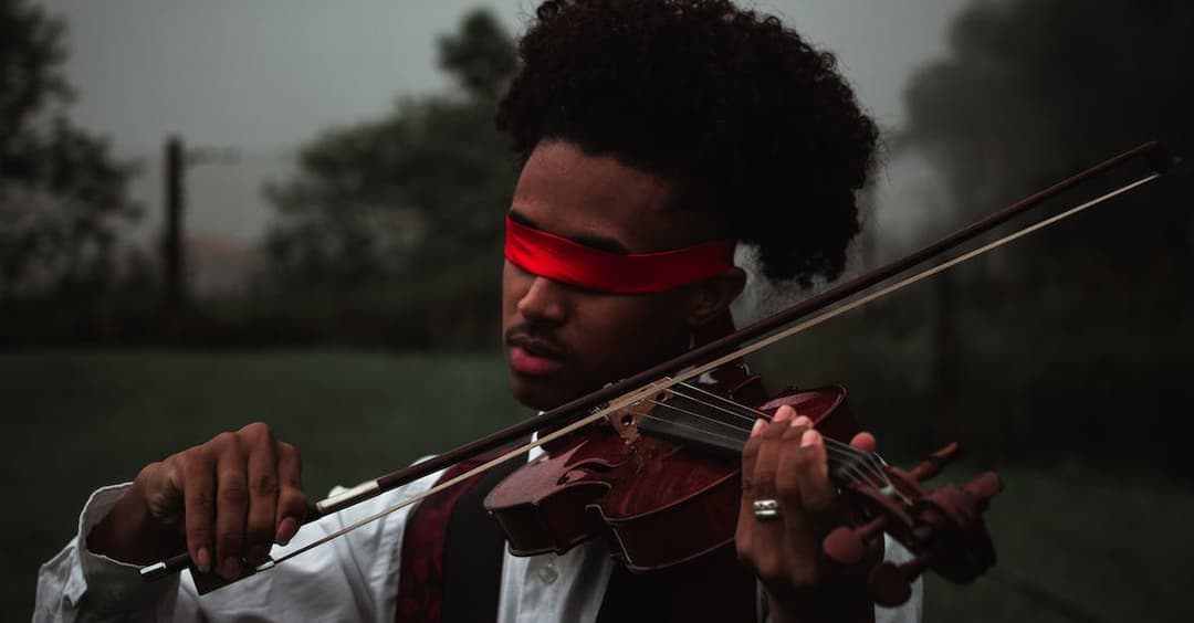 Najpopularniejsze instrumenty strunowe - poznaj rodzaje i dźwięki