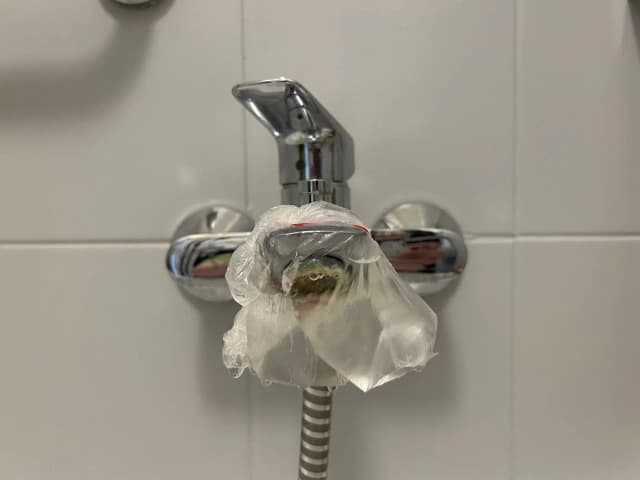 Skuteczne sposoby na odkamienienie słuchawki prysznicowej bez wysiłku