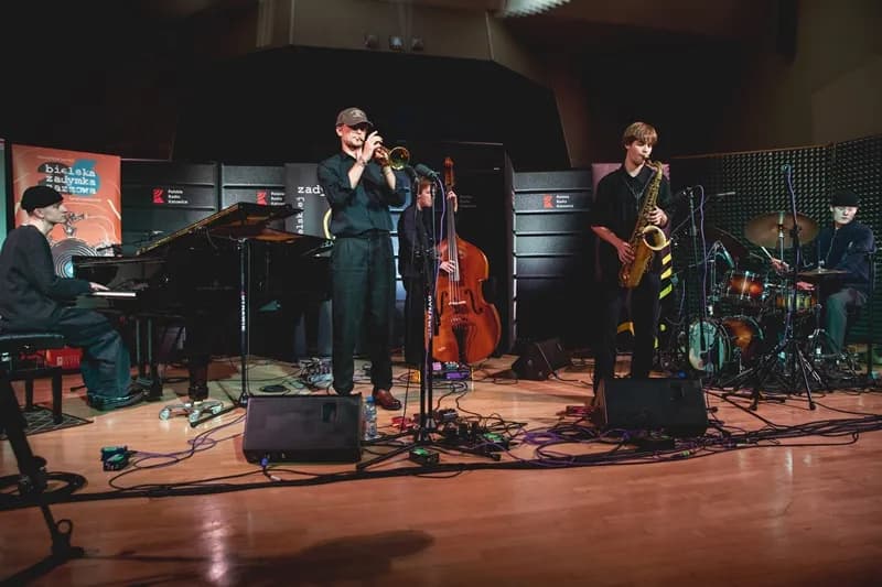 Zadymka jazzowa: magiczny świat muzyki, który cię pochłonie