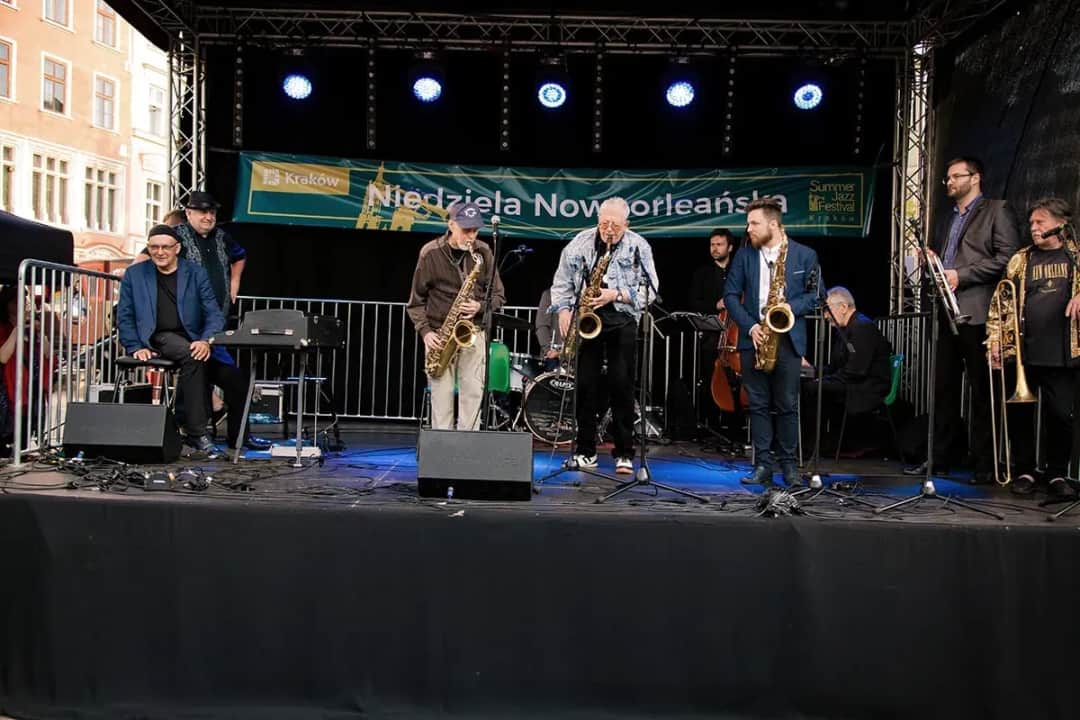 Magiczny festiwal zaduszny w Krakowie: muzyczne wspomnienia jazzu, które poruszają duszę