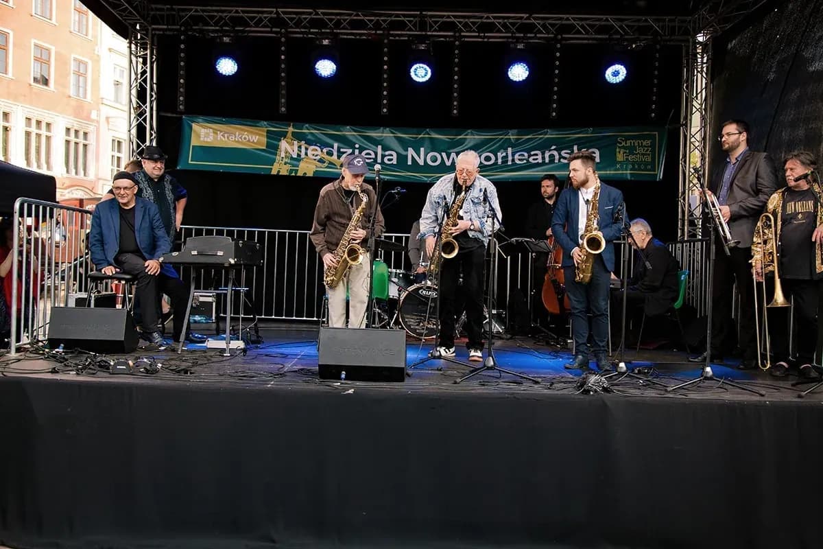 Magiczny festiwal zaduszny w Krakowie: muzyczne wspomnienia jazzu, które poruszają duszę